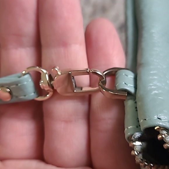 Handbag Butler Wristlet with charging port - Picture 8 of 9